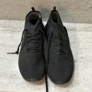 Men’s black under armor sneakers